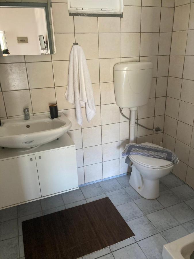 卡里利梅内斯 Karampinis旅馆 外观 照片